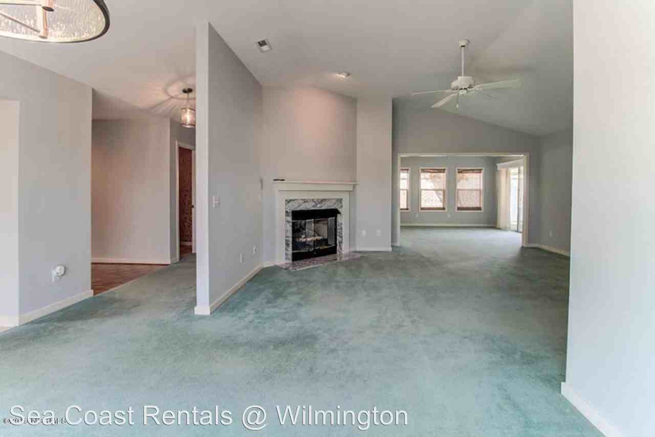 1605 Viking Lane - Photo 3 of 41