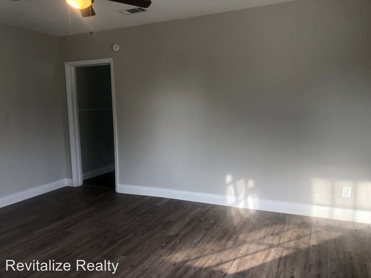 1250 S Ann St B - Photo 2 of 13