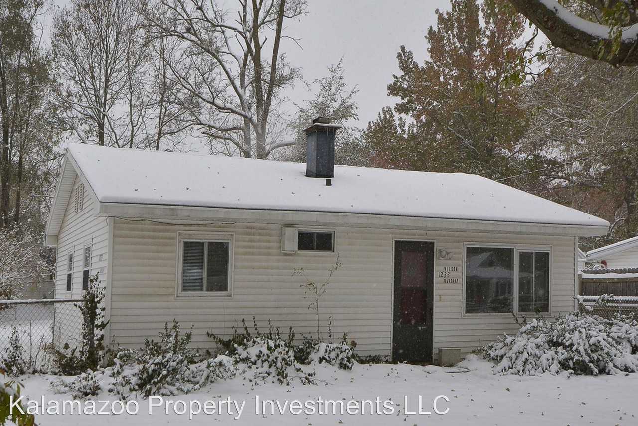 1233 Barclay Dr - Photo 2 of 24