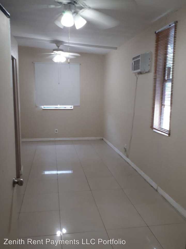 10423 South 228th Lane - Photo 2 of 9