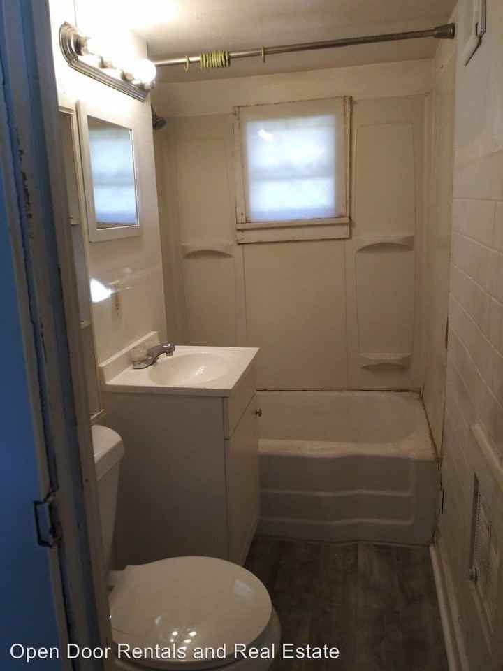 343 W 9th 343 1/2 W 9th St - Photo 2 of 5