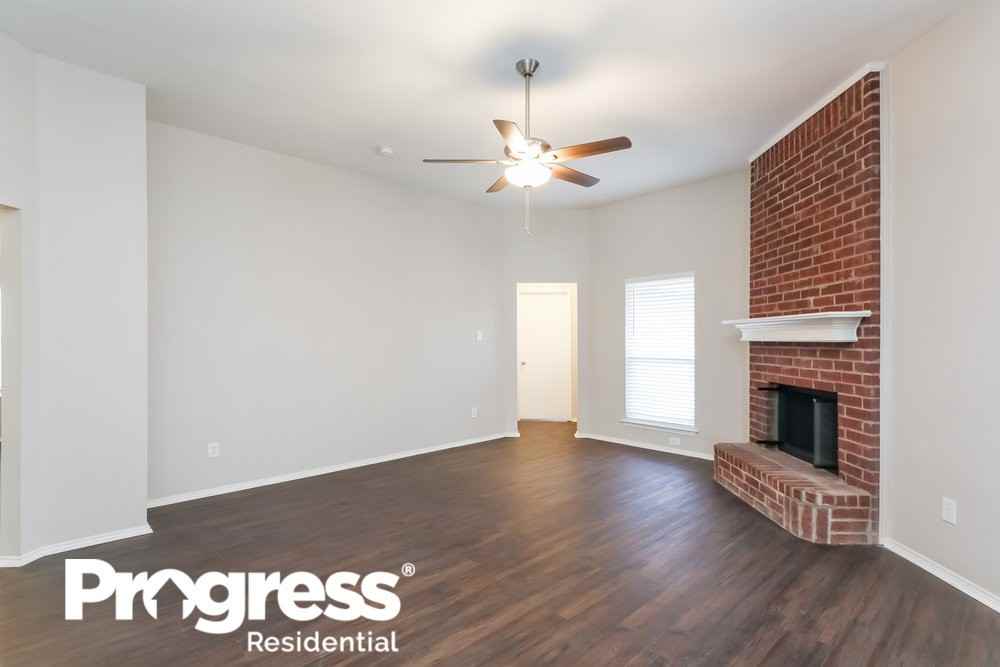 1717 Cansler Ln - Photo 3 of 16