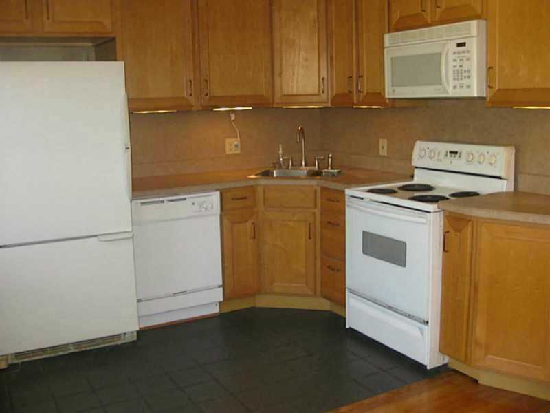 2 Greenwood Ave - Photo 3 of 4