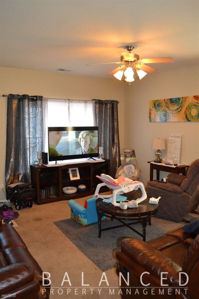 2707 Se Taurus Ct - Photo 2 of 13