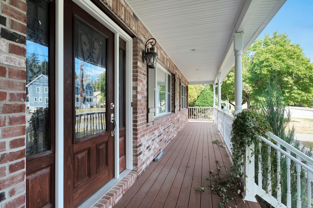 17A 17a Grandview Avenue - Photo 2 of 27