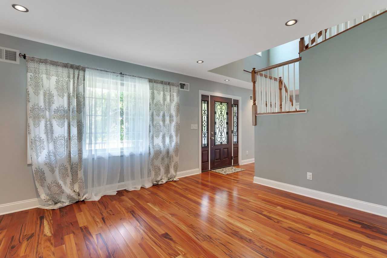 17A 17a Grandview Avenue - Photo 3 of 27