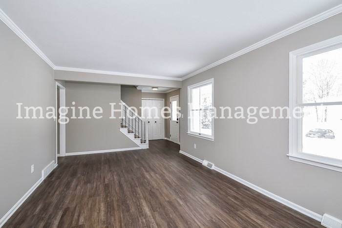 1598 Winslow Drive - Photo 3 of 12