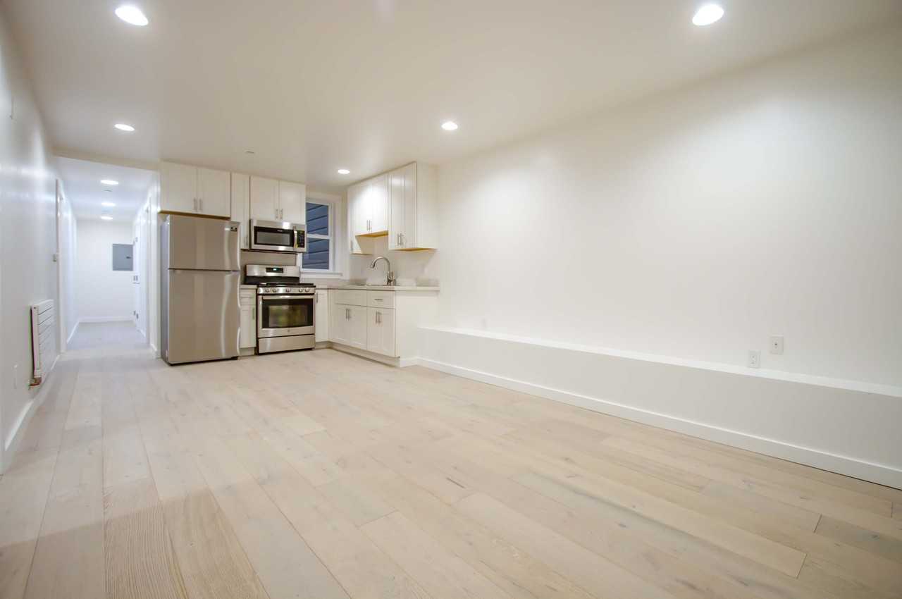 1045 Cabrillo Street #8