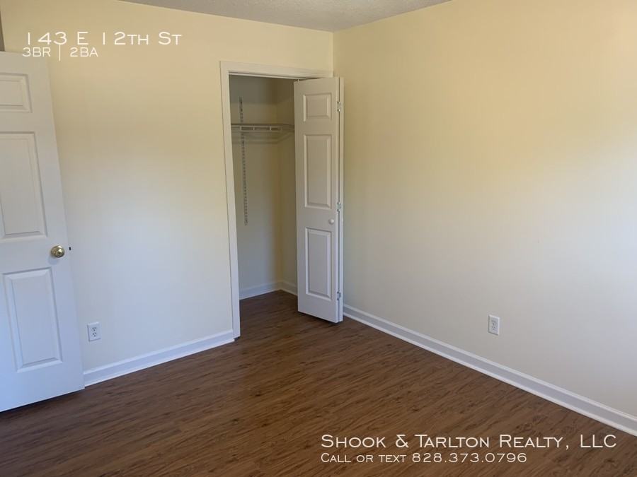 143 E 12th St - Photo 3 of 4