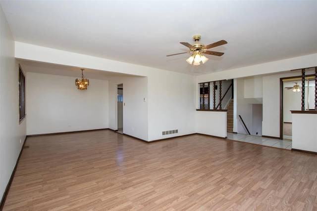 7944 75th - Photo 3 of 16