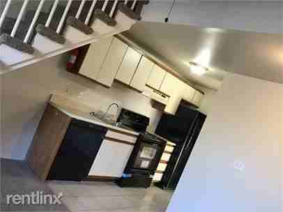 Creekwood Townhomes - Photo 3 of 7