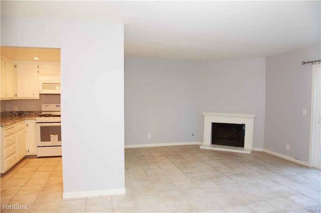 3215 Clay St #A - Photo 2 of 10