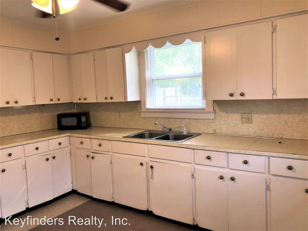 631 Michigan Ave. - Photo 3 of 14