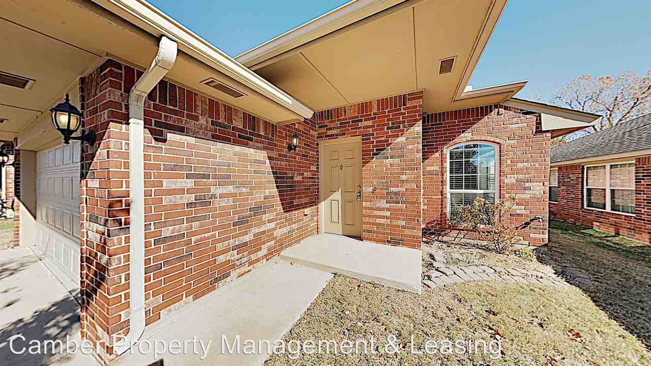 416 Choctaw Gate Drive - Photo 2 of 16