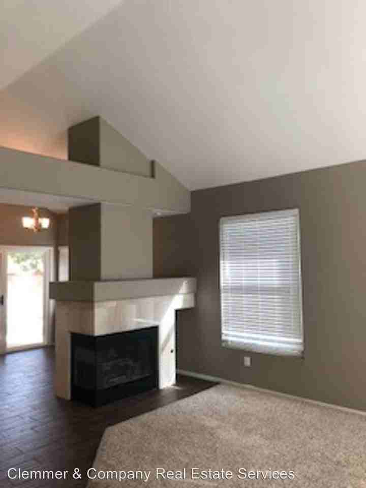 1125 Sussex Circle - Photo 3 of 17