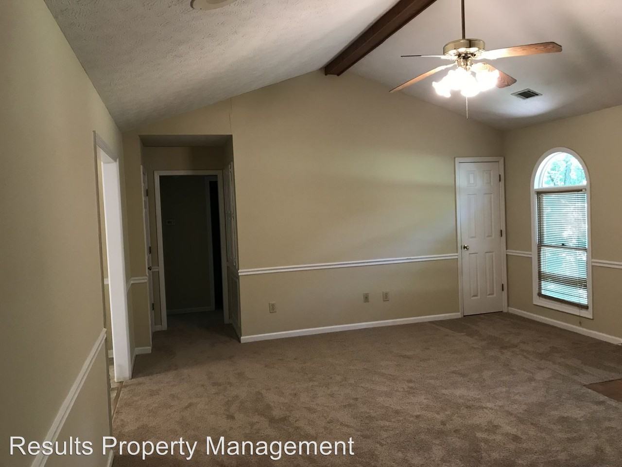 110 Franklin Place - Photo 3 of 19