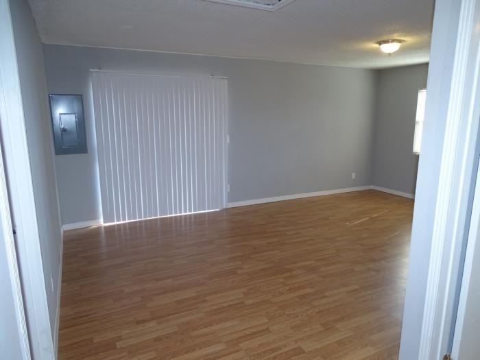 1029 N Harvard Ave - Photo 2 of 6