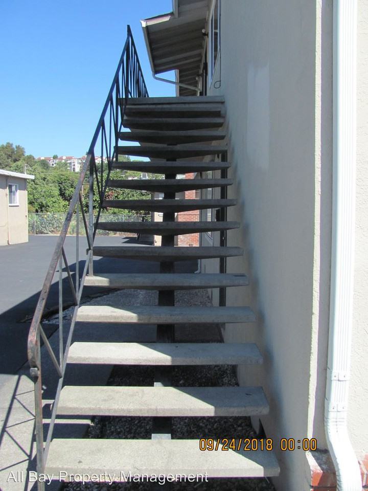 21482 Ocean View Dr. - Photo 2 of 10