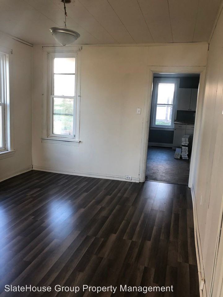 215 E 5th Ave - Photo 2 of 9