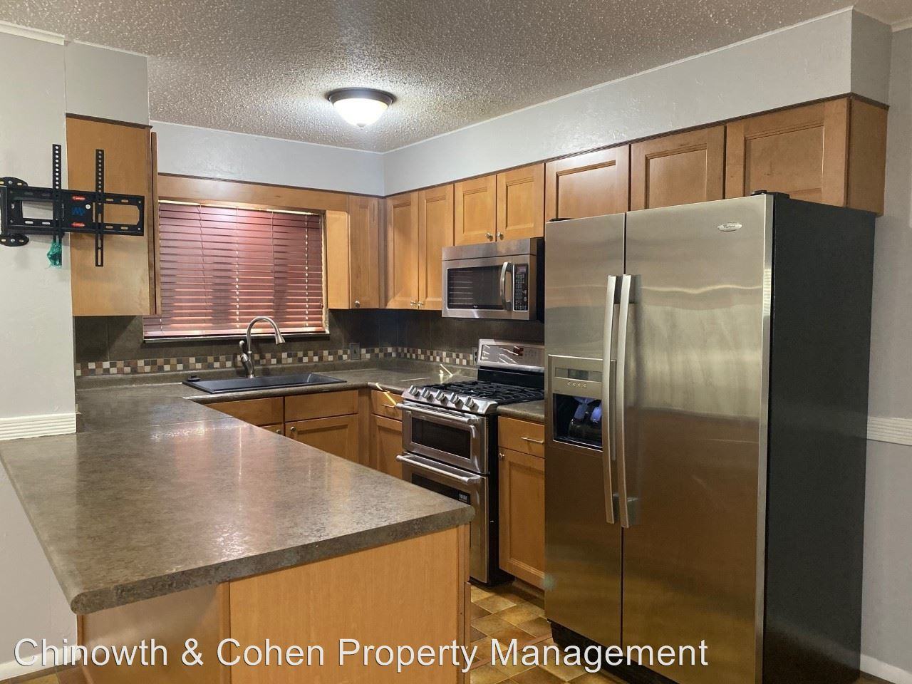 1039 Cedar Ave - Photo 2 of 20