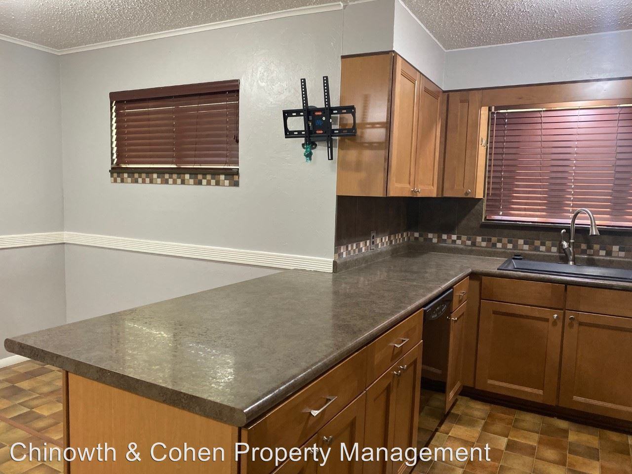 1039 Cedar Ave - Photo 3 of 20