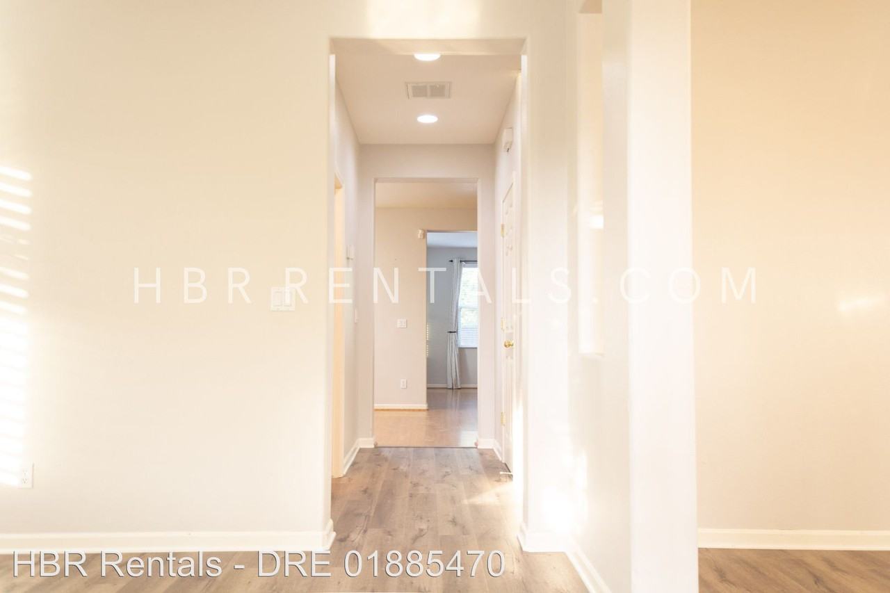 2839 Jackson Avenue - Photo 2 of 40