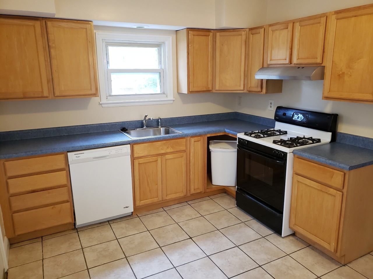 1632 Pasadena Ave - Photo 2 of 12