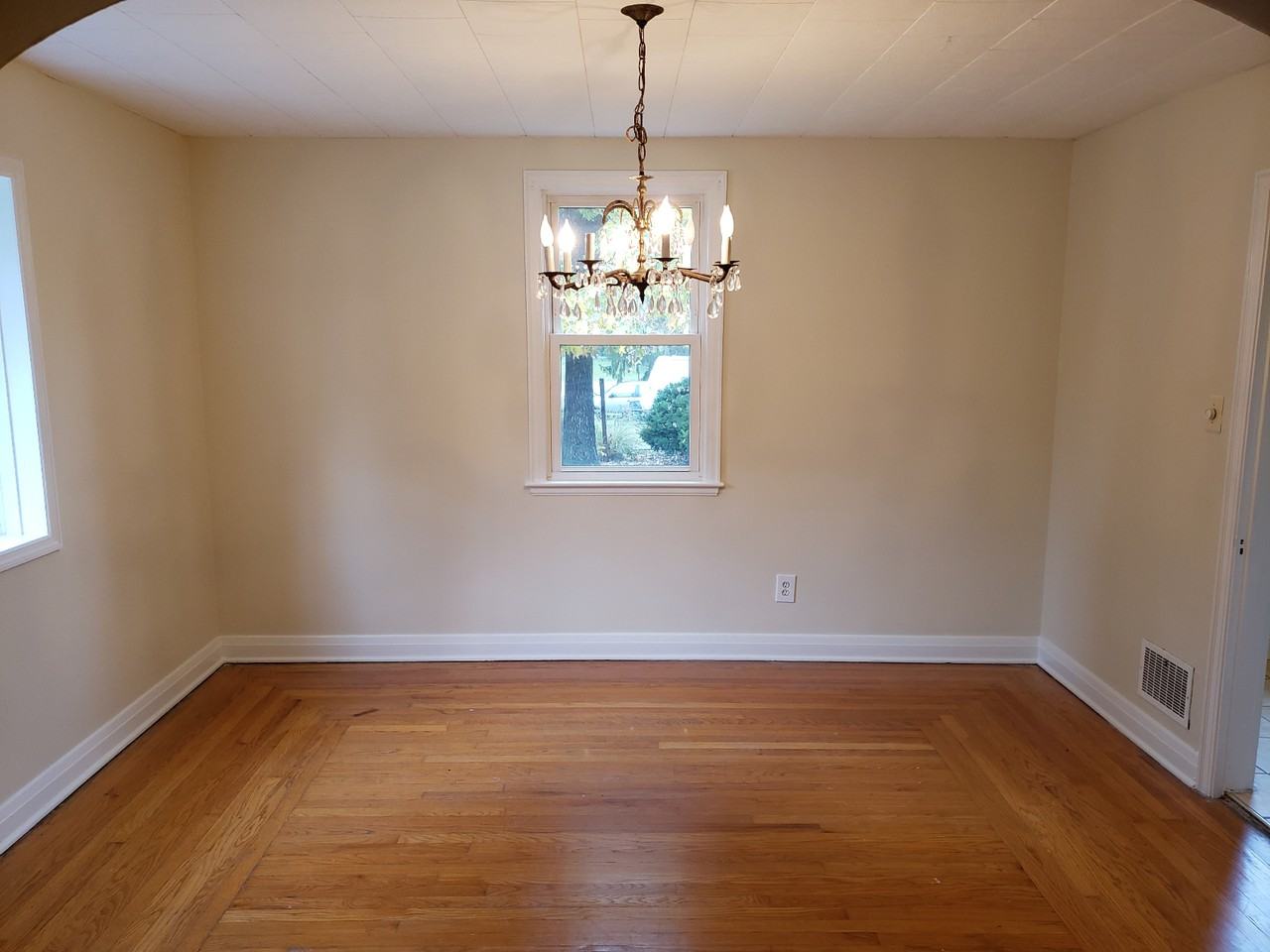 1632 Pasadena Ave - Photo 3 of 12