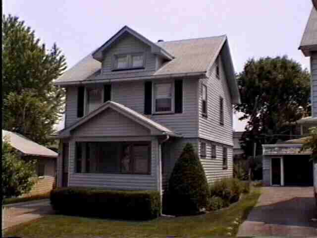 218 Salisbury St - Photo 2 of 25
