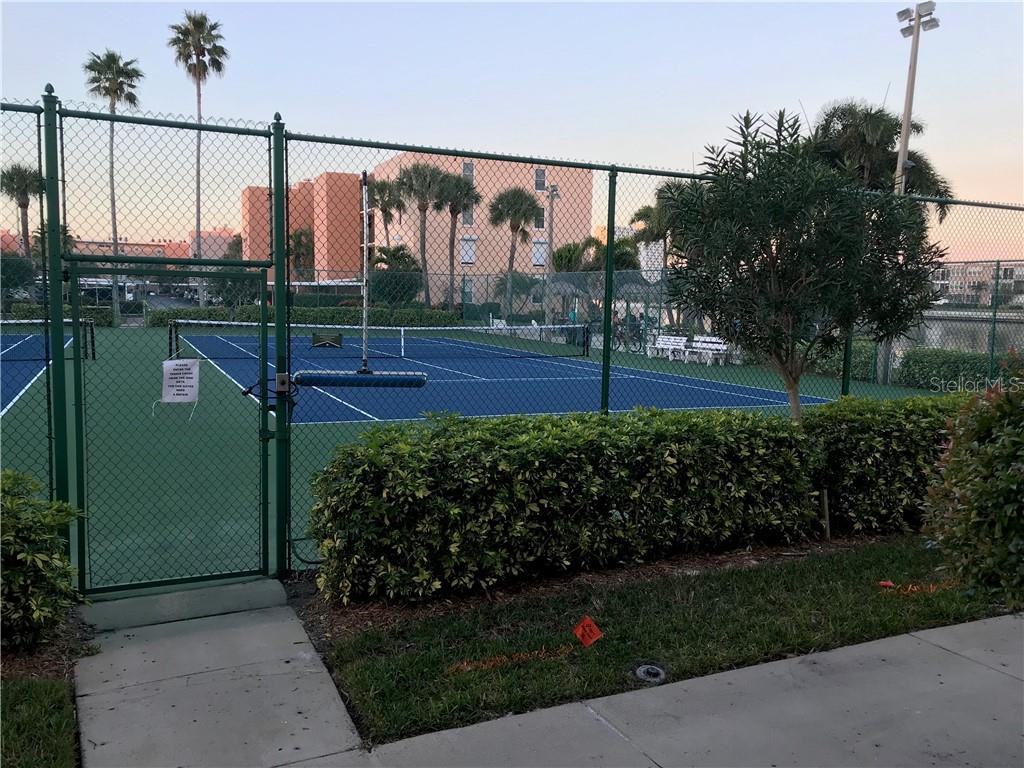 7425 Bay Island Dr S #208 - Photo 3 of 33