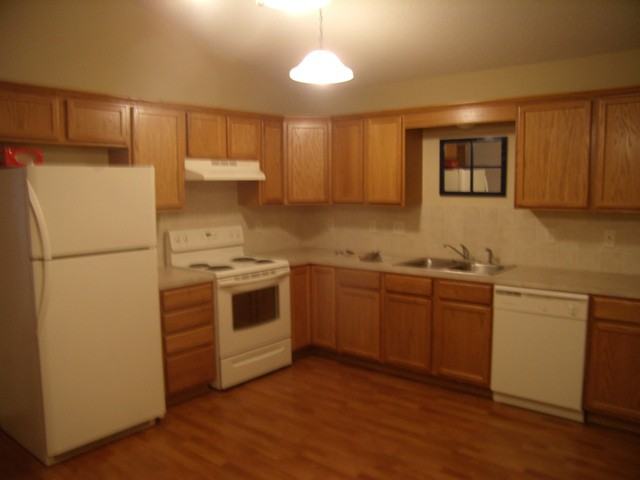 3345 N Governeour Cir - Photo 6 of 9