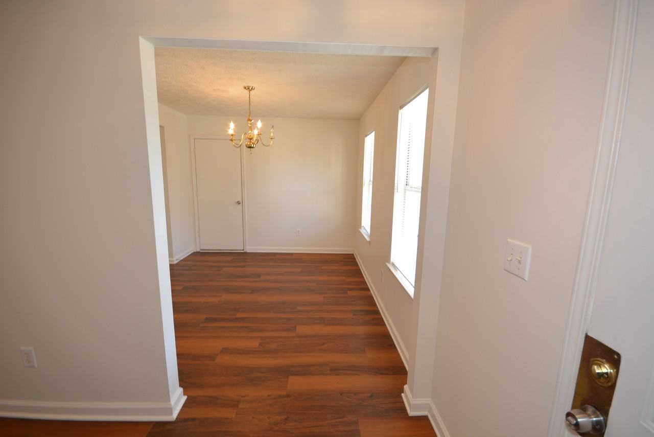 5960 Batson Ct - Photo 4 of 27