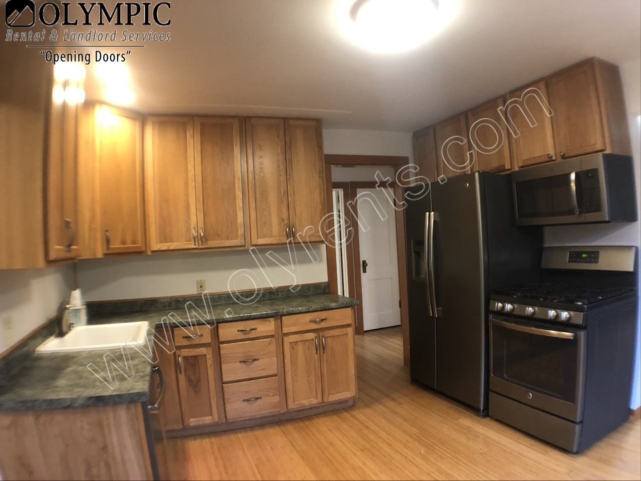 1617 Quince St Ne - Photo 3 of 14