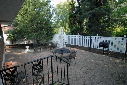 8912 Rusdon Ln - Photo 3 of 22