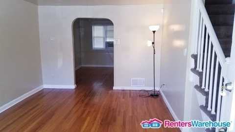 1017 Wedgewood Rd - Photo 2 of 15