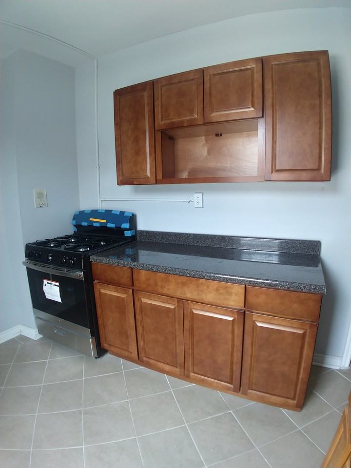 558 Ralph Avenue - Photo 2 of 6