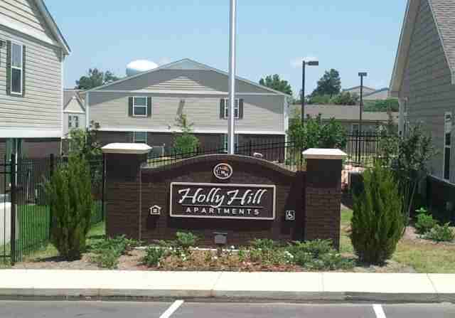 Holly Hill Apartments - Photo 3 of 4