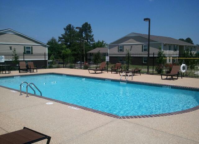 Holly Hill Apartments - Photo 2 of 4