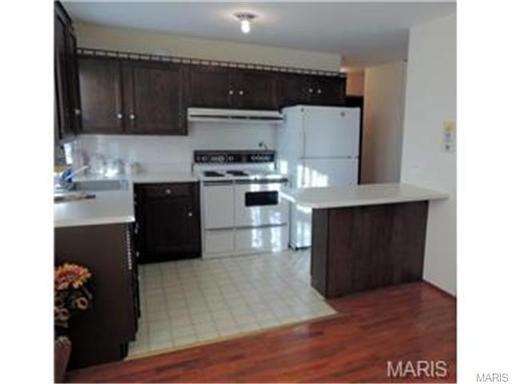 8541 Elgin Ave - Photo 3 of 8