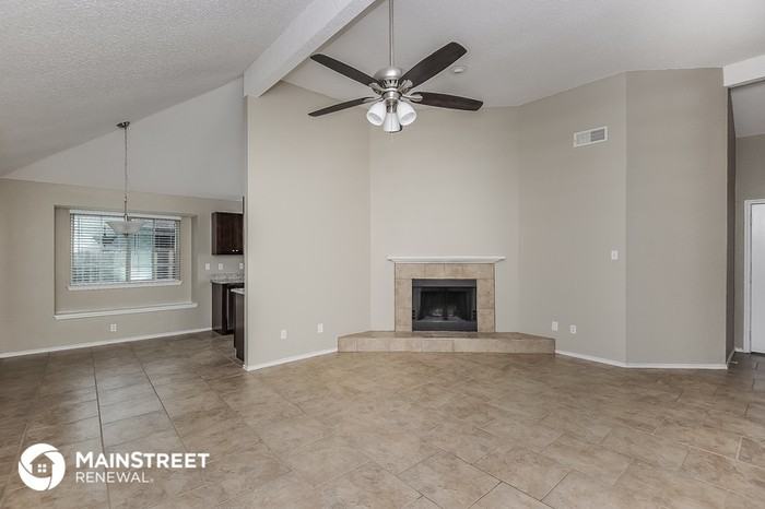 3100 Fairmeadows Lane - Photo 3 of 16