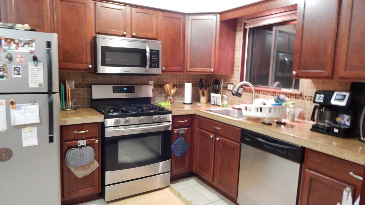 2416 Jackson UPPER - Photo 3 of 13