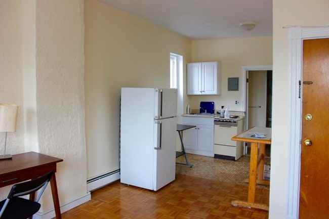 42 Anderson Street - Photo 3 of 4