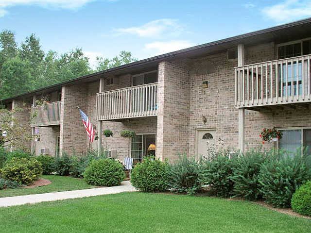 East Pointe Village - Photo 2 of 5