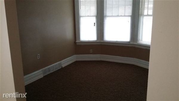 7324 Parkwood St - Photo 2 of 5