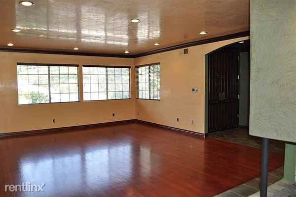 810 Misty Isle Dr - Photo 3 of 10