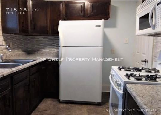 718 25th St - Photo 3 of 9