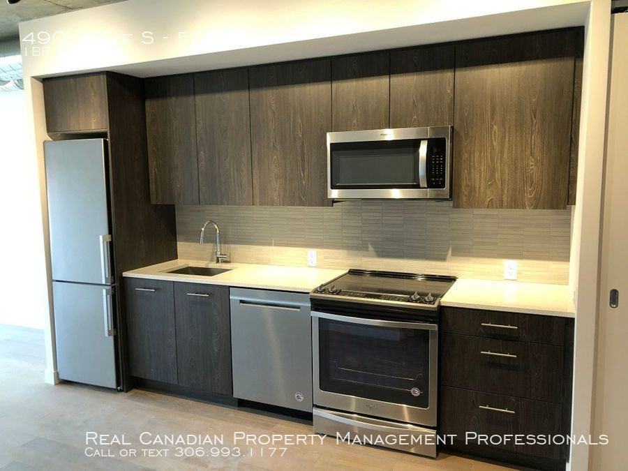 490 2 Ave S #502 - Photo 3 of 17