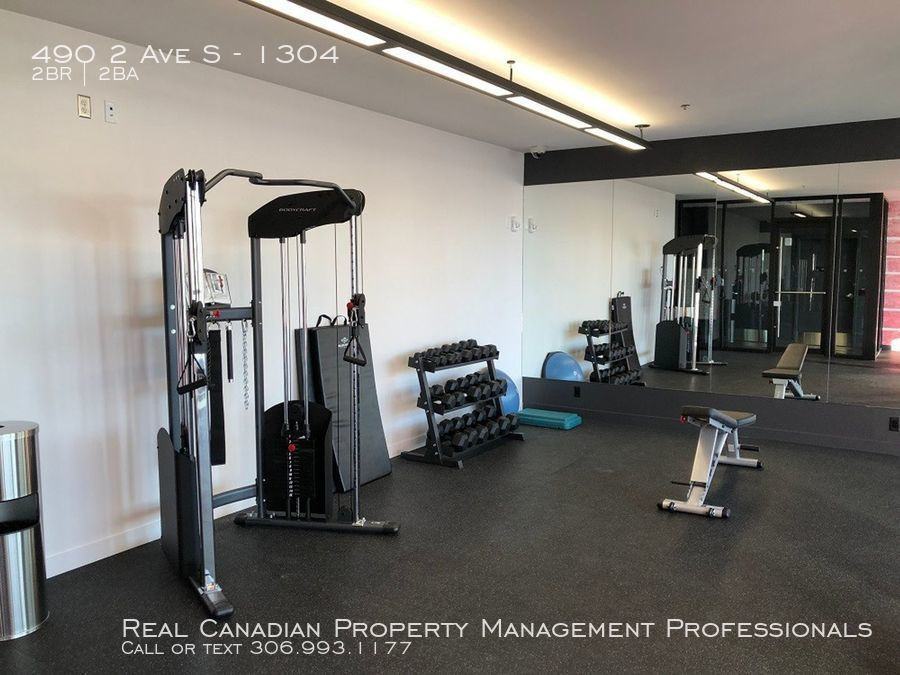 490 2 Ave S #1304 - Photo 3 of 30