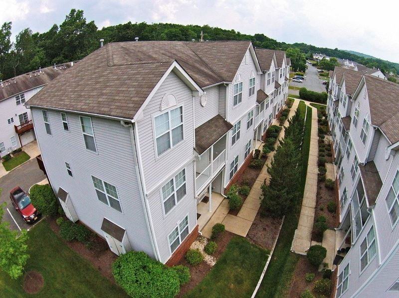 208 Lindsey Dr - Photo 2 of 25