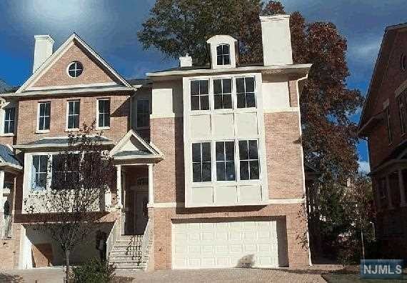 21 Harrington Court - Photo 2 of 25